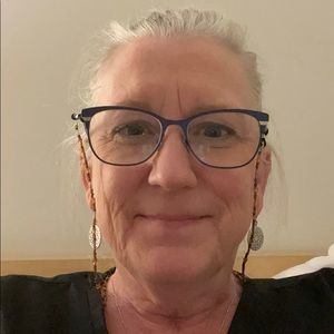 Meet your Posher, Elizabeth